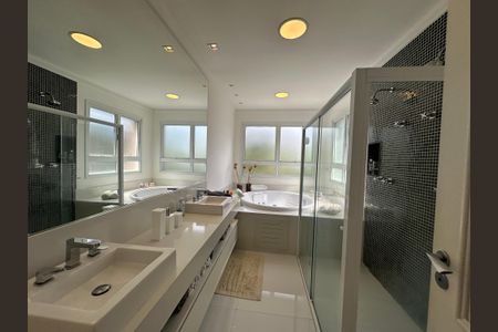 Casa de condomínio à venda com 498m², 3 quartos e 4 vagasBanheiro da Suíte 3