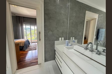 Casa de condomínio à venda com 498m², 3 quartos e 4 vagasBanheiro da Suíte 1