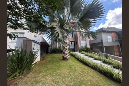 Casa de condomínio à venda com 498m², 3 quartos e 4 vagasFachada