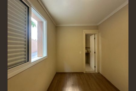 Casa de condomínio à venda com 498m², 3 quartos e 4 vagasQuarto de Serviço