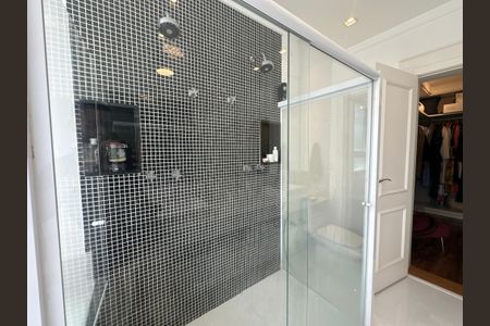 Casa de condomínio à venda com 498m², 3 quartos e 4 vagasBanheiro da Suíte 3