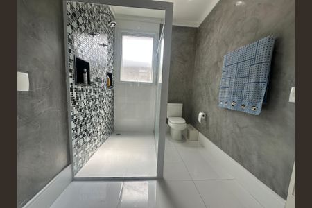 Casa de condomínio à venda com 498m², 3 quartos e 4 vagasBanheiro da Suíte 1