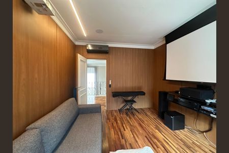 Casa de condomínio à venda com 498m², 3 quartos e 4 vagasSala íntima