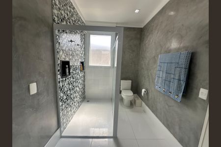 Casa de condomínio à venda com 498m², 3 quartos e 4 vagasBanheiro da Suíte 1