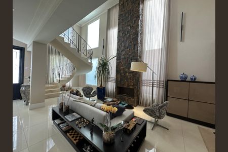 Casa de condomínio à venda com 498m², 3 quartos e 4 vagasSala
