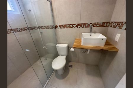 Casa de condomínio à venda com 498m², 3 quartos e 4 vagasBanheiro de serviço