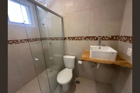 Casa de condomínio à venda com 498m², 3 quartos e 4 vagasBanheiro de serviço