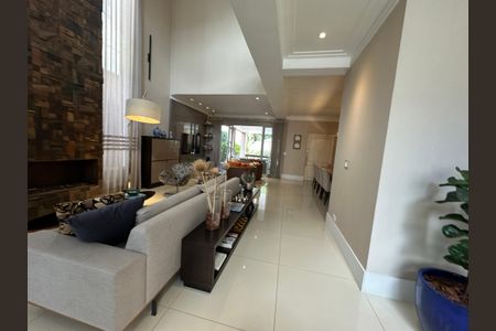 Casa de condomínio à venda com 498m², 3 quartos e 4 vagasSala