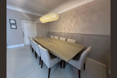 Casa de condomínio à venda com 498m², 3 quartos e 4 vagasSala de Jantar