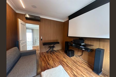 Casa de condomínio à venda com 498m², 3 quartos e 4 vagasSala íntima