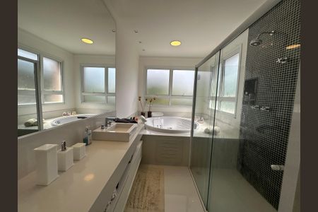 Casa de condomínio à venda com 498m², 3 quartos e 4 vagasBanheiro da Suíte 3