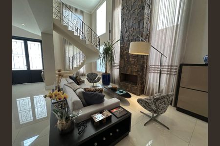 Casa de condomínio à venda com 498m², 3 quartos e 4 vagasSala