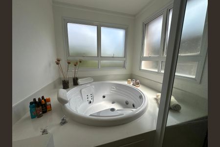 Casa de condomínio à venda com 498m², 3 quartos e 4 vagasBanheiro da Suíte 3