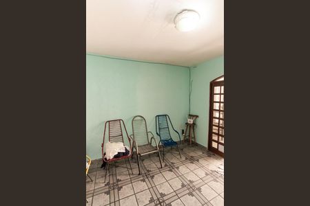 Casa à venda com 100m², 4 quartos e 2 vagas Casa à venda com 100m², 4 quartos e 2 vagasCasa 2 - Sala e Cozinha