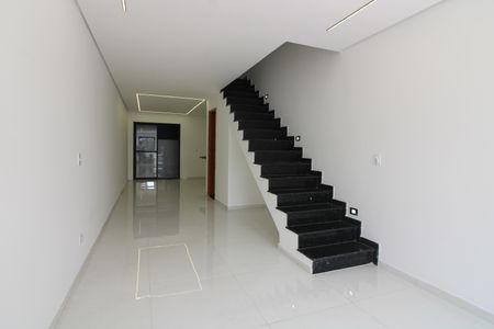 Casa à venda com 2 quartos, 85m² em Vila Nhocuné, São Paulo