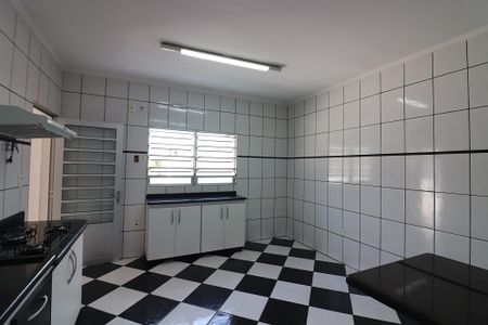 Casa para alugar com 200m², 4 quartos e 3 vagasCozinha 