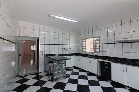 Casa para alugar com 200m², 4 quartos e 3 vagasCozinha 