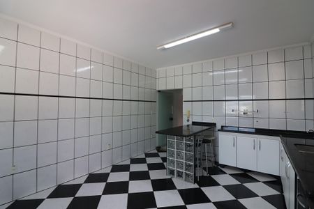 Casa para alugar com 200m², 4 quartos e 3 vagasCozinha 