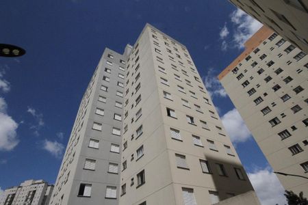 Apartamento para alugar com 57m², 2 quartos e 1 vaga Apartamento para alugar com 57m², 2 quartos e 1 vagaFachada