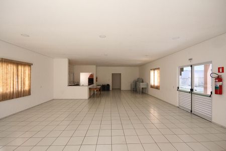 Apartamento para alugar com 57m², 2 quartos e 1 vaga Apartamento para alugar com 57m², 2 quartos e 1 vagaÁrea comum - Salão de festas