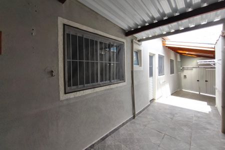 Casa para alugar com 60m², 2 quartos e 1 vagaCorredor - Quintal