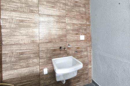 Casa para alugar com 60m², 2 quartos e 1 vagaÁrea de Serviço