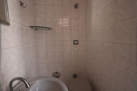 Casa à venda com 180m², 3 quartos e 2 vagasBanheiro de Serviço