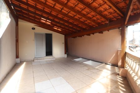 Casa à venda com 180m², 3 quartos e 2 vagasVaranda do Quarto 1