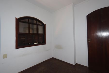 Casa à venda com 180m², 3 quartos e 2 vagasQuarto 3