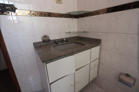 Casa à venda com 180m², 3 quartos e 2 vagasBanheiro
