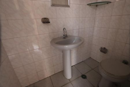 Casa à venda com 180m², 3 quartos e 2 vagasBanheiro de Serviço