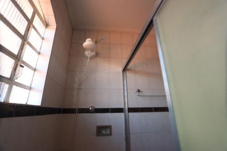 Casa à venda com 180m², 3 quartos e 2 vagasBanheiro