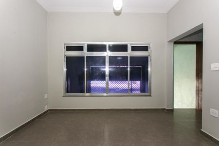 Casa para alugar com 220m², 3 quartos e 2 vagasSala