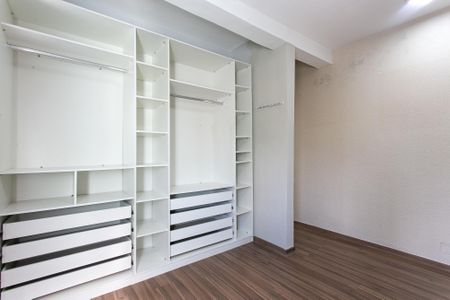 Casa para alugar com 220m², 3 quartos e 2 vagasSuíte