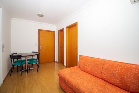 Sala de apartamento para alugar com 1 quarto, 38m² em Jardim Botânico, Porto Alegre