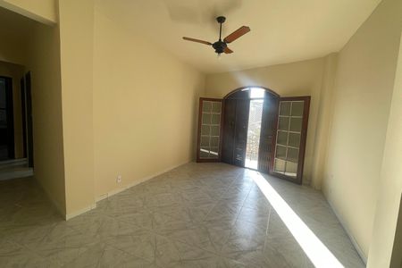 Sala de apartamento para alugar com 3 quartos, 200m² em Jardim Vinte E Cinco de Agosto, Duque de Caxias