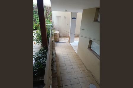 Casa à venda com 256m², 3 quartos e 5 vagasÁrea externa