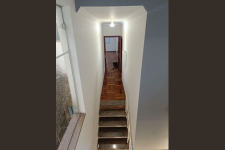 Casa à venda com 256m², 3 quartos e 5 vagasEscada