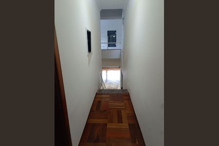 Casa à venda com 256m², 3 quartos e 5 vagasCorredor
