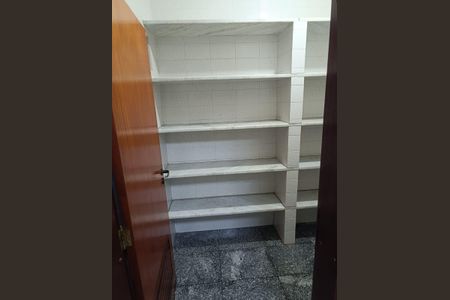 Casa à venda com 256m², 3 quartos e 5 vagasDespensa