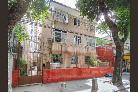 Apartamento à venda com 59m², 2 quartos e sem vaga Apartamento à venda com 59m², 2 quartos e sem vagaFachada e portaria