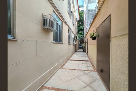 Apartamento à venda com 59m², 2 quartos e sem vaga Apartamento à venda com 59m², 2 quartos e sem vagaFachada e portaria