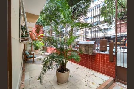 Apartamento à venda com 59m², 2 quartos e sem vaga Apartamento à venda com 59m², 2 quartos e sem vagaFachada e portaria