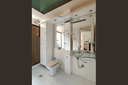 Apartamento à venda com 59m², 2 quartos e sem vaga Apartamento à venda com 59m², 2 quartos e sem vagaBanheiro Corredor