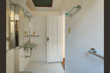 Apartamento à venda com 59m², 2 quartos e sem vaga Apartamento à venda com 59m², 2 quartos e sem vagaBanheiro Corredor