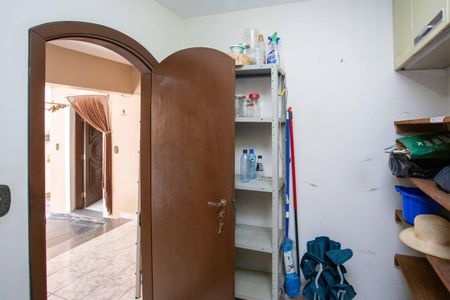 Casa à venda com 230m², 4 quartos e 3 vagasQuarto de Serviço