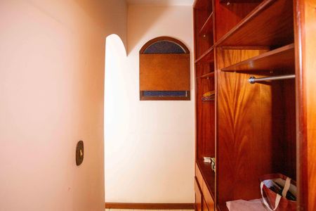 Casa à venda com 230m², 4 quartos e 3 vagasCloset da suíte