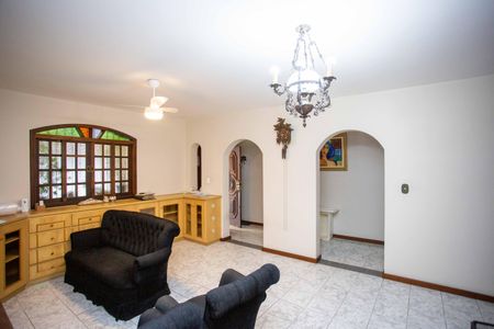 Sala de TV de casa à venda com 4 quartos, 230m² em Centro, Diadema
