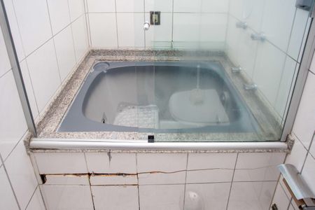 Casa à venda com 230m², 4 quartos e 3 vagasBanheira