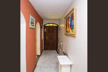 Casa à venda com 230m², 4 quartos e 3 vagasHall